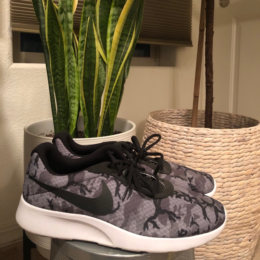 Men’s Nike EUC